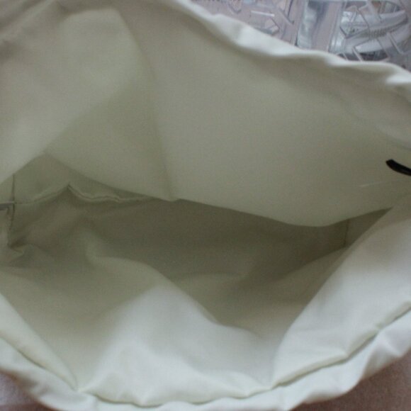 Marc Jacobs The Jelly Small Tote Bag in Clear - Picture 5 of 16